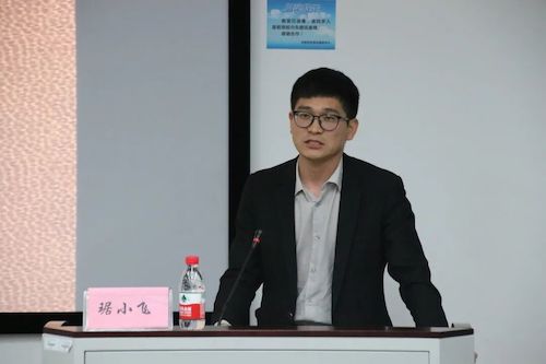 学校理论宣讲团、师大青博讲师团走进麻将胡了
2